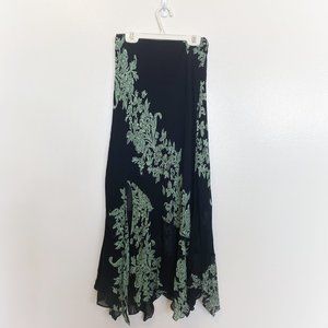 🌿 Vintage | Black and Green Flowy Skirt